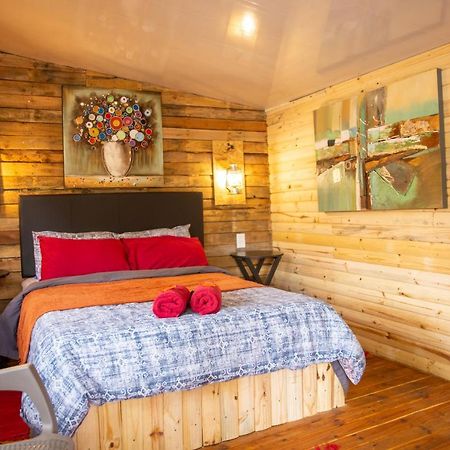 Blyde Africa- Cottage Бенони Екстериор снимка